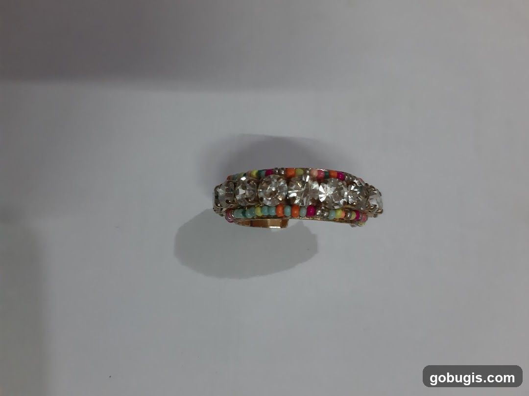 Beaded bracelet with rhinestones