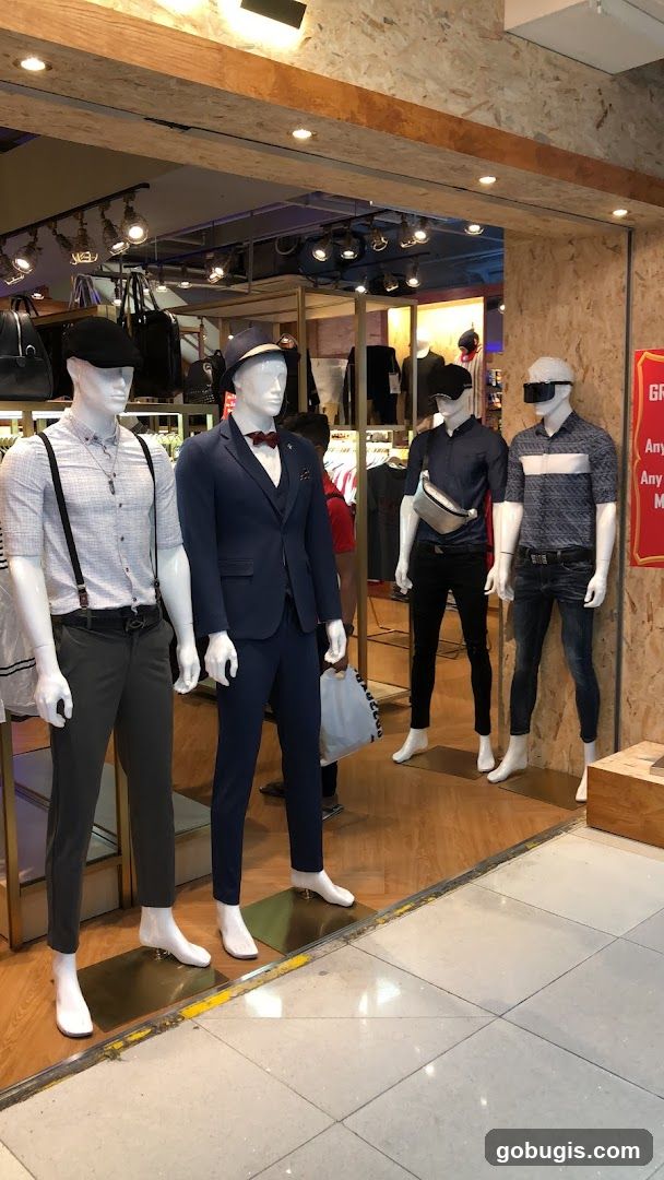 Mannequins in a store display