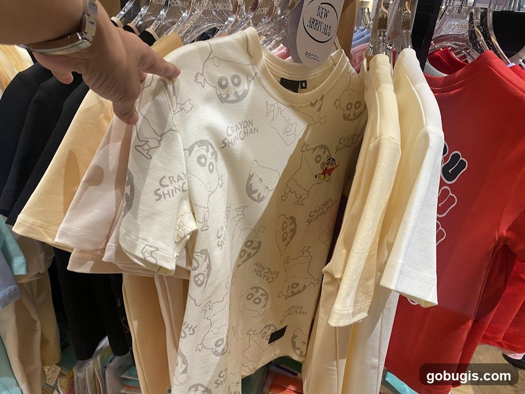 Crayon Shinchan T-shirts