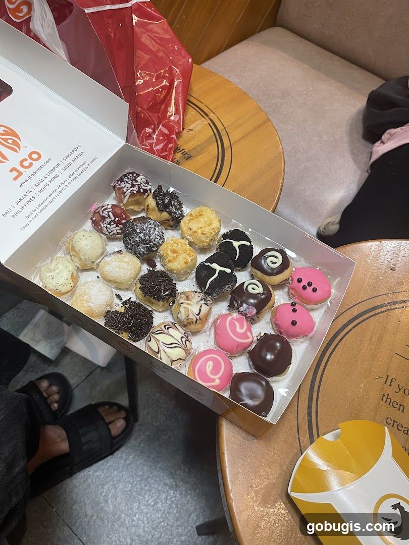 J.CO Donuts & Coffee