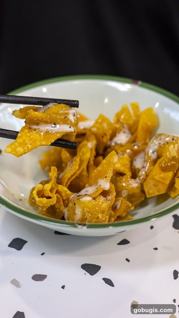Fried Wontons with Sauce