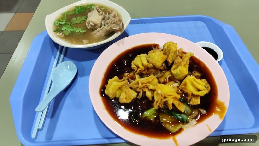 Fried Wontons with Noodles and Soup