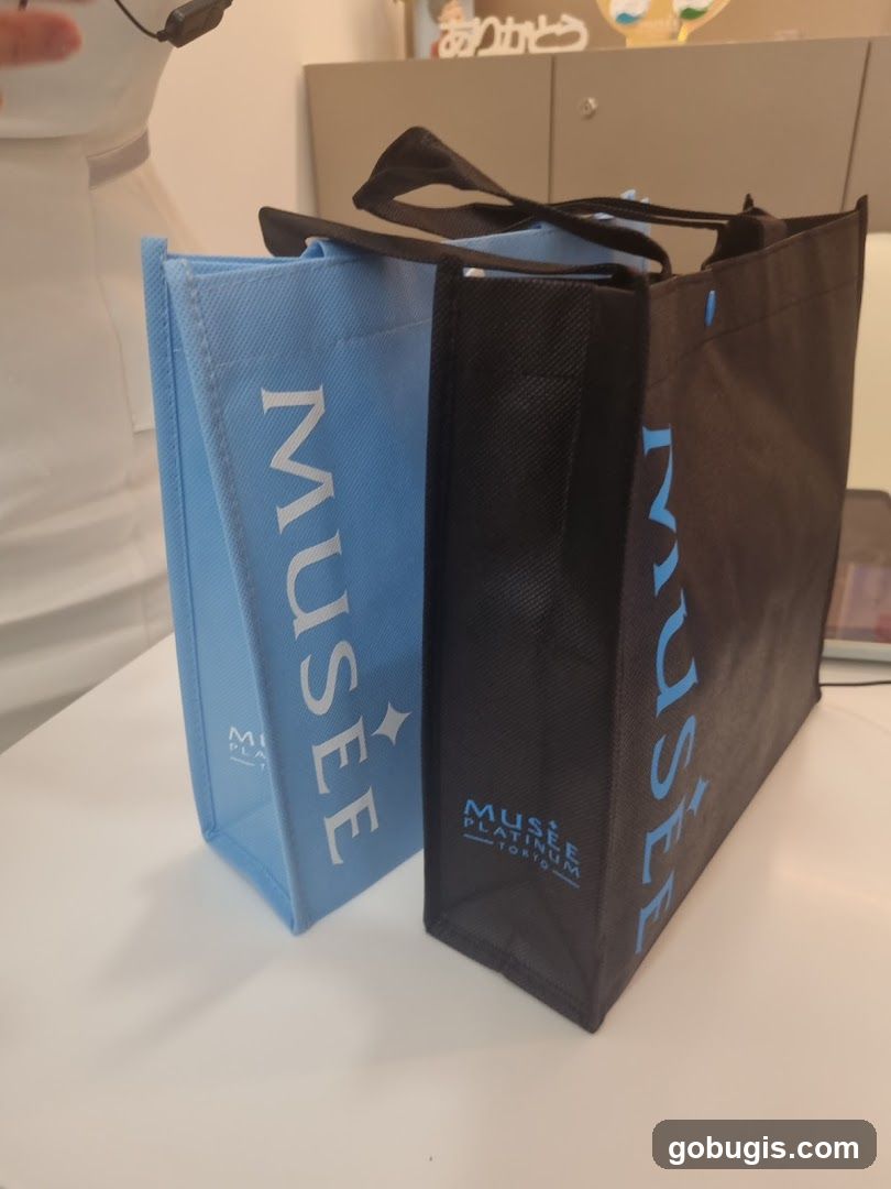 Musee Shopping Bags