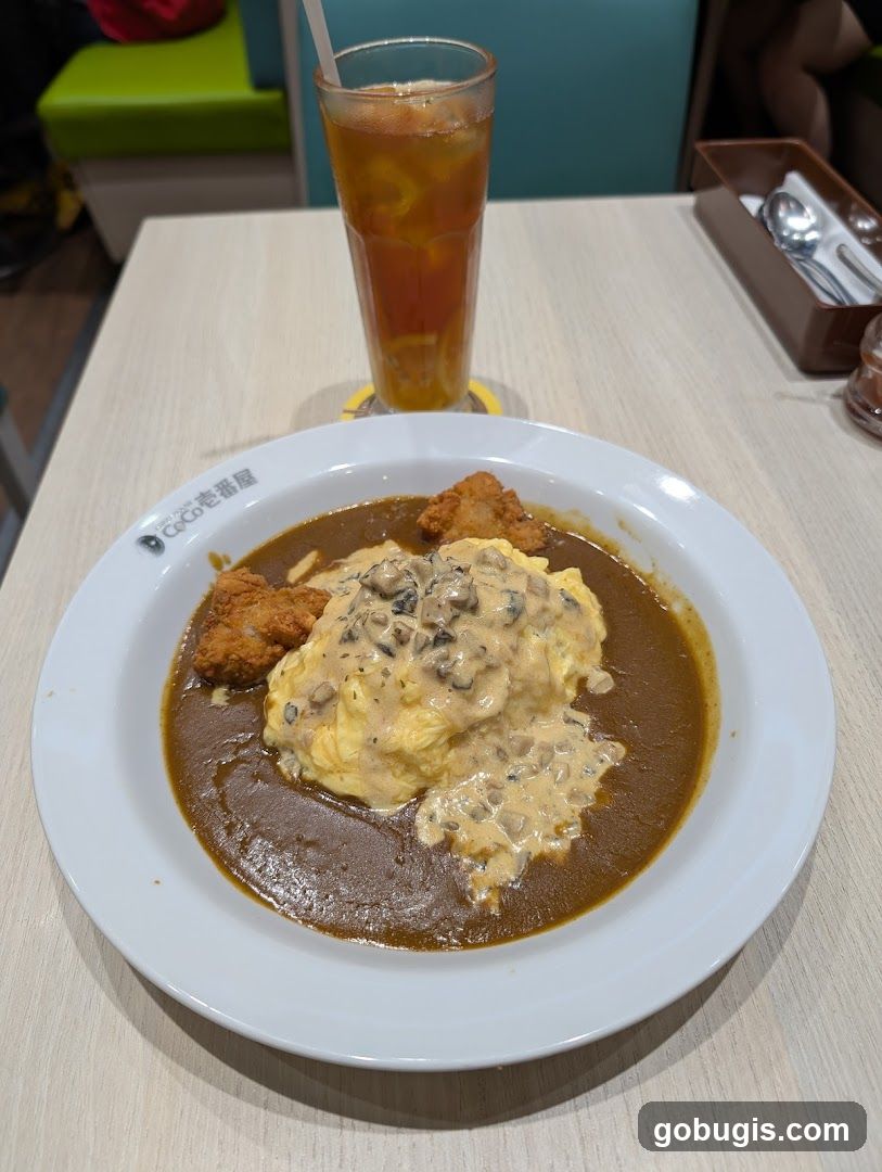 Omelet Curry with Fried Chicken and Drink
