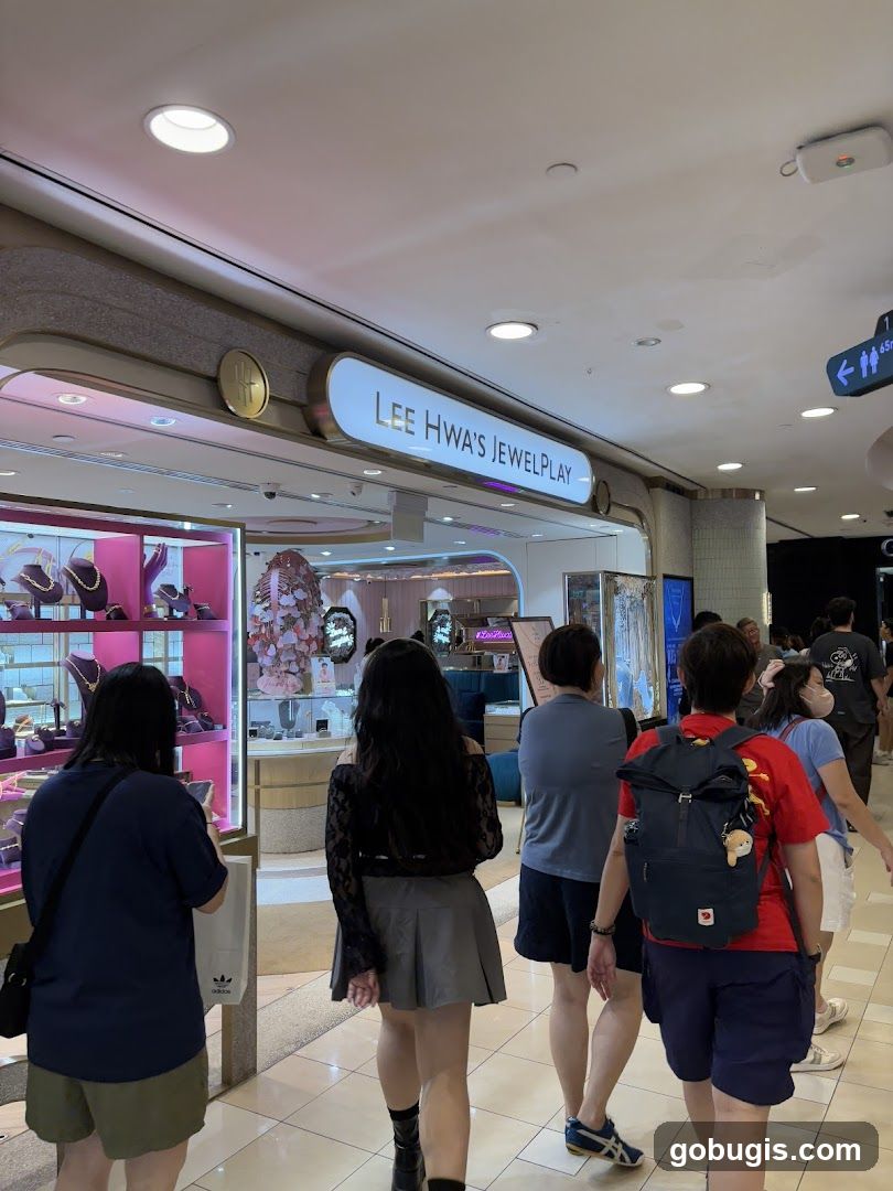 LEE HWA @ Bugis Junction