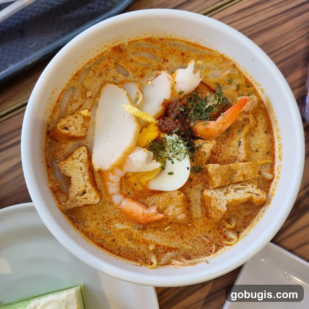 Laksa with Shrimp and Fish Cake