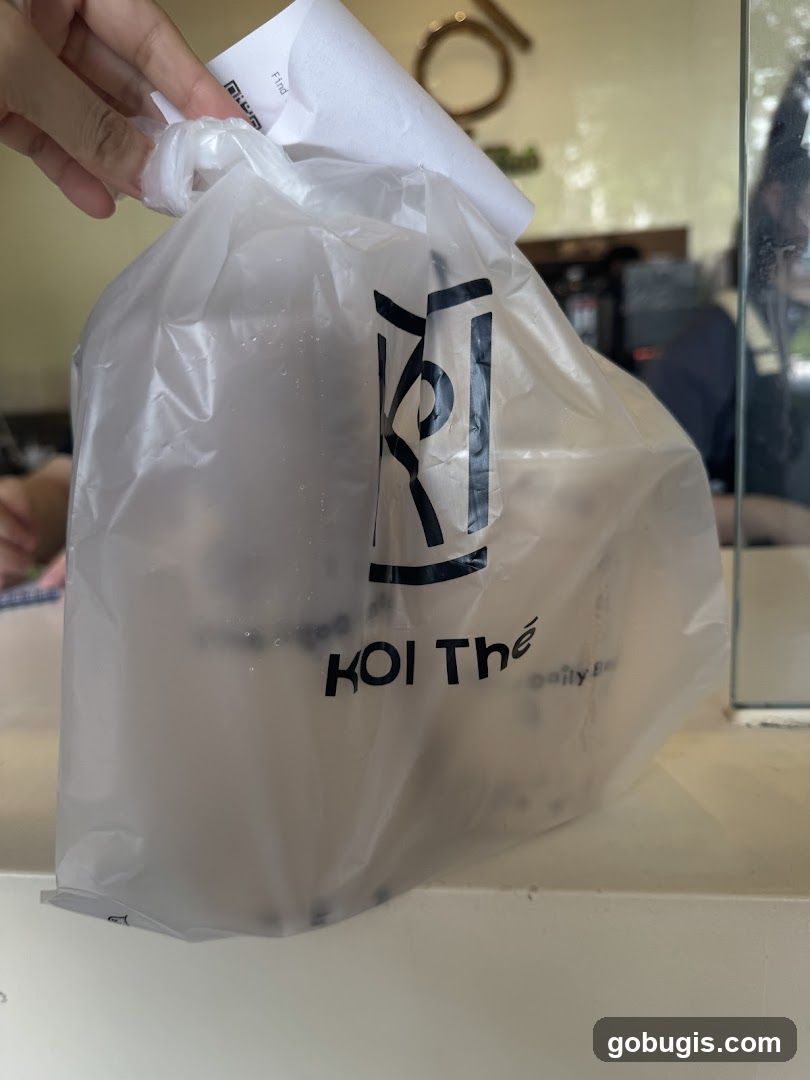 KOI Thé Takeaway Bag