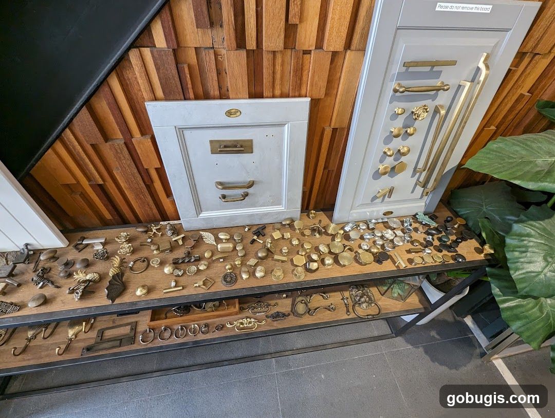 Cabinet Hardware Display