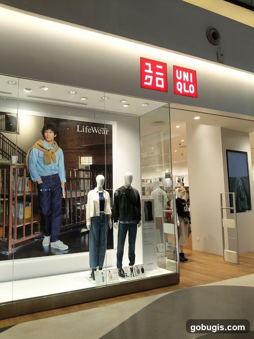 Uniqlo Storefront