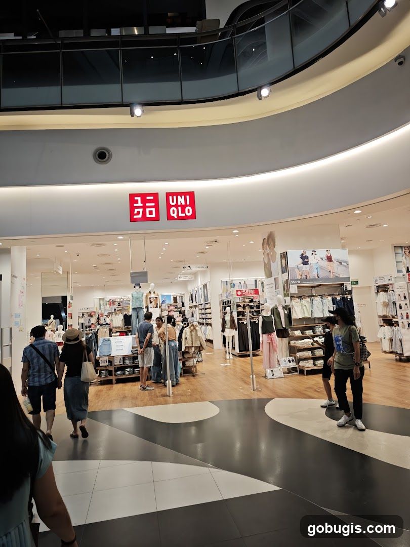 UNIQLO Storefront