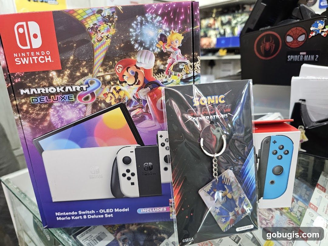 Nintendo Switch Mario Kart 8 Deluxe Set and Sonic Generations Keychain