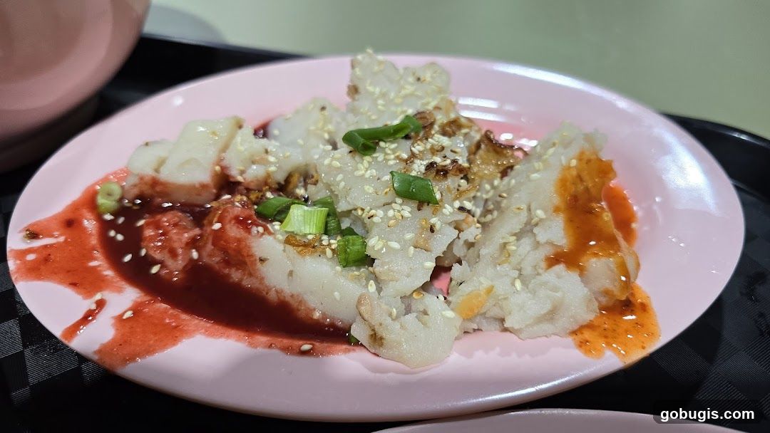 Rice cakes with sauce