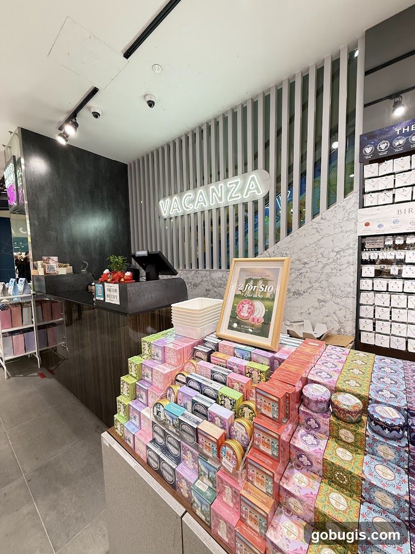 Store Display with "VACANZA" Signage