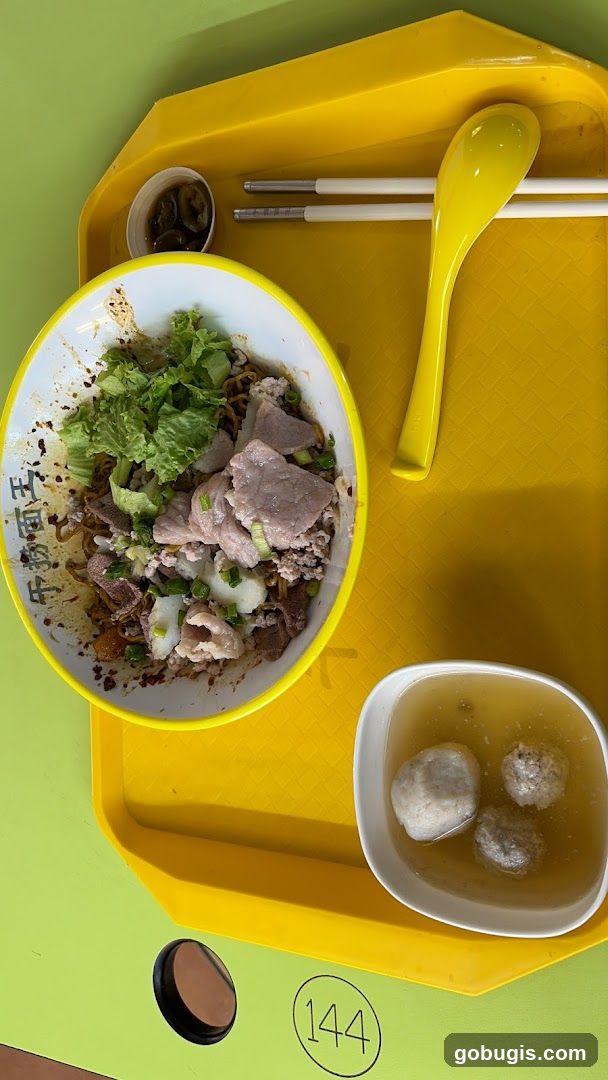 Noodles with Pork and Meatballs