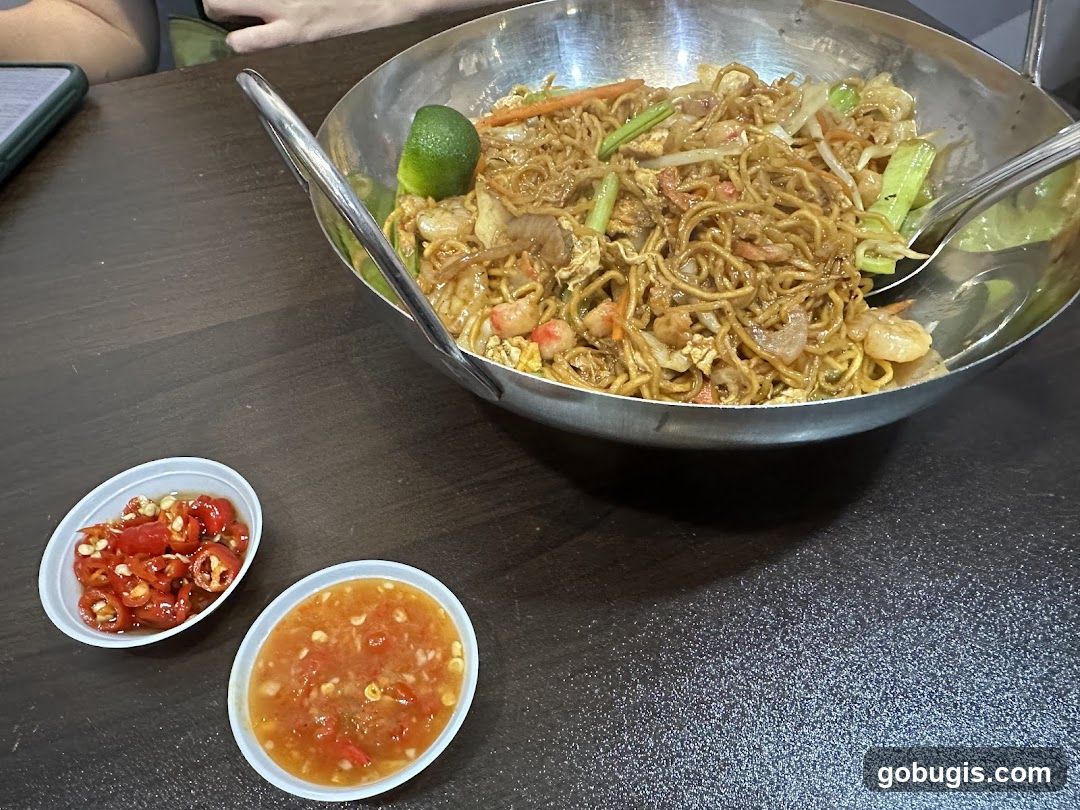 Noodles with Chili and Sauce
