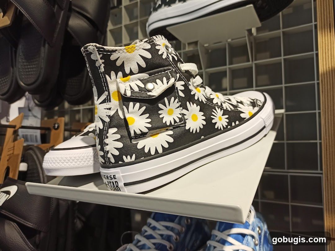 Daisy Print High-Top Sneakers