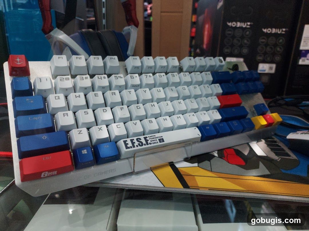Gundam-themed Keyboard