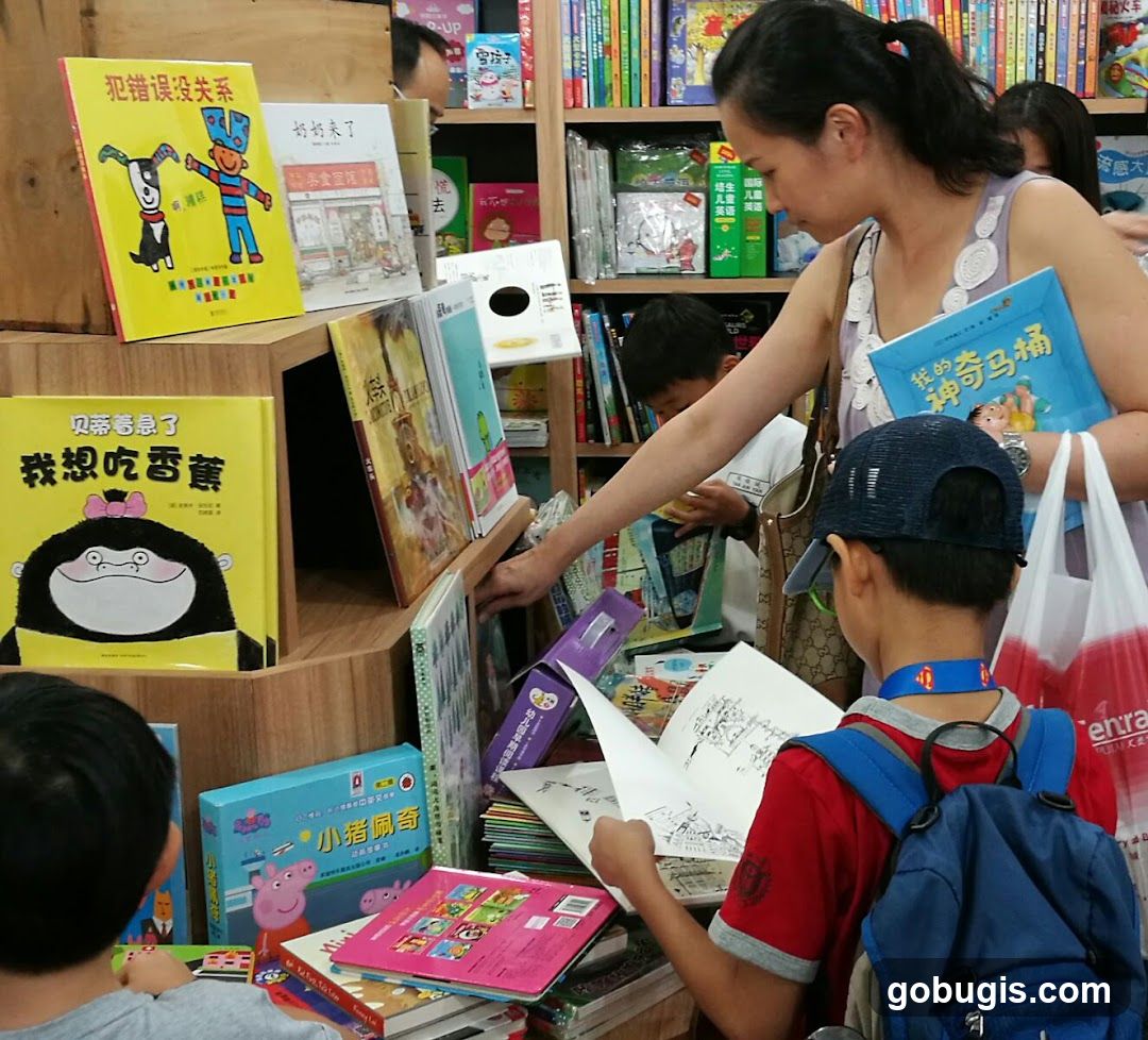 People browsing books
