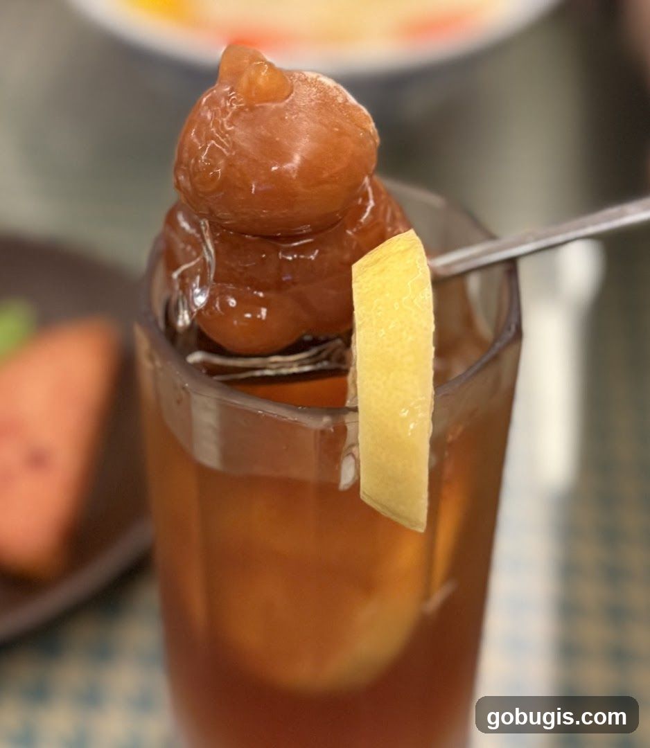 Longan Drink with Lemon Slice