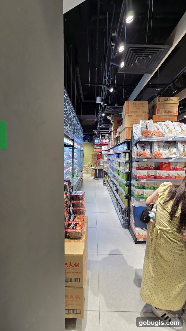 Supermarket Aisle