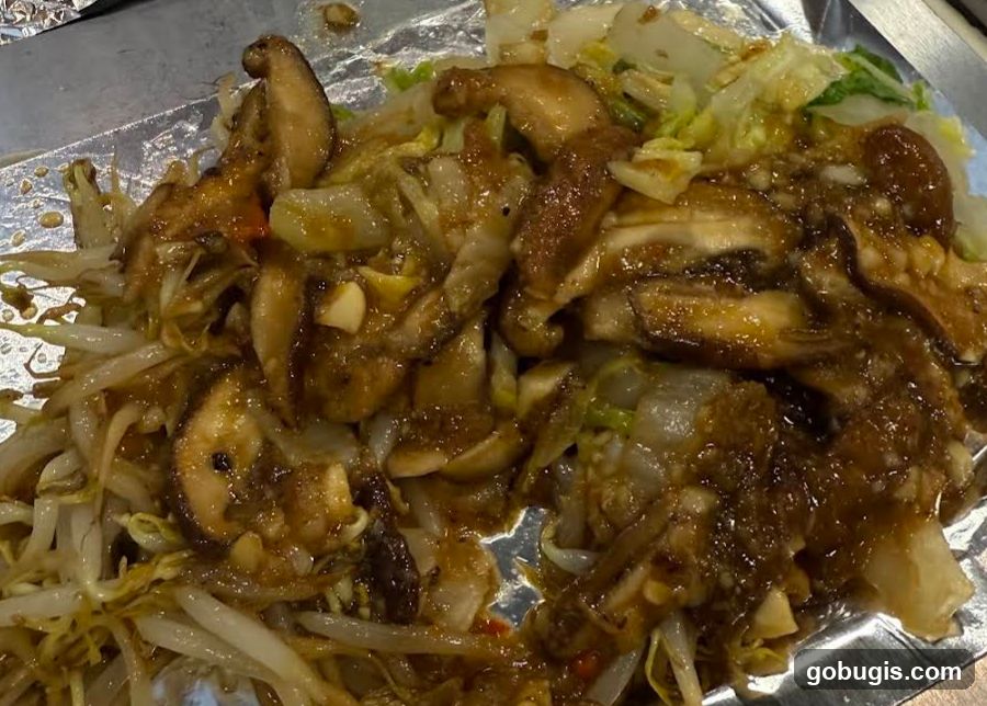 Stir-fried Mushrooms and Bean Sprouts