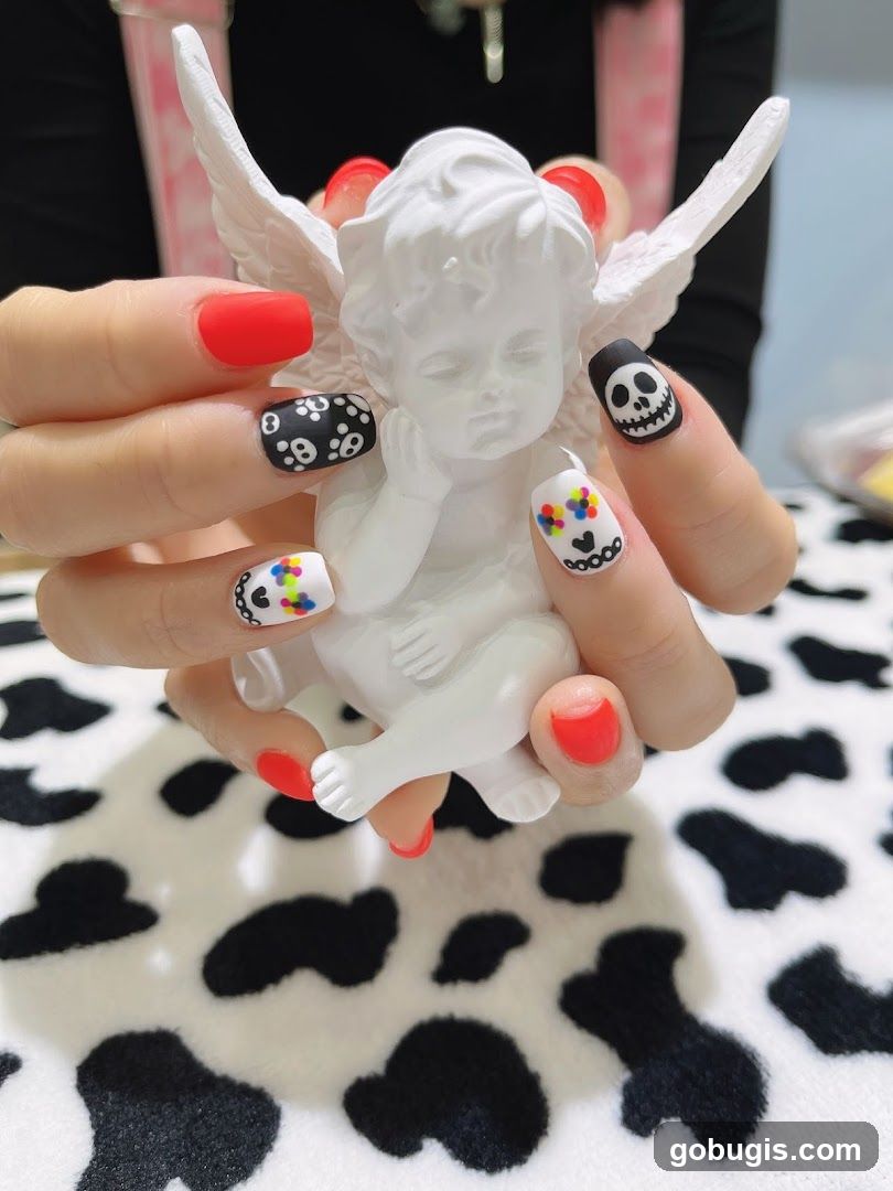 Nails with skull designs