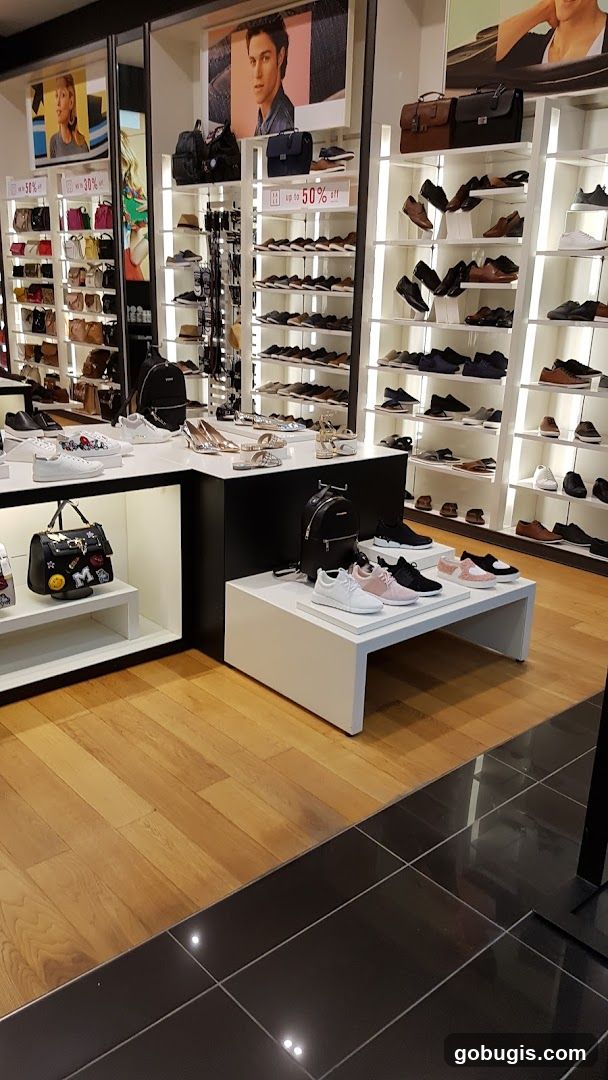 ALDO Shoe and Handbag Store Interior