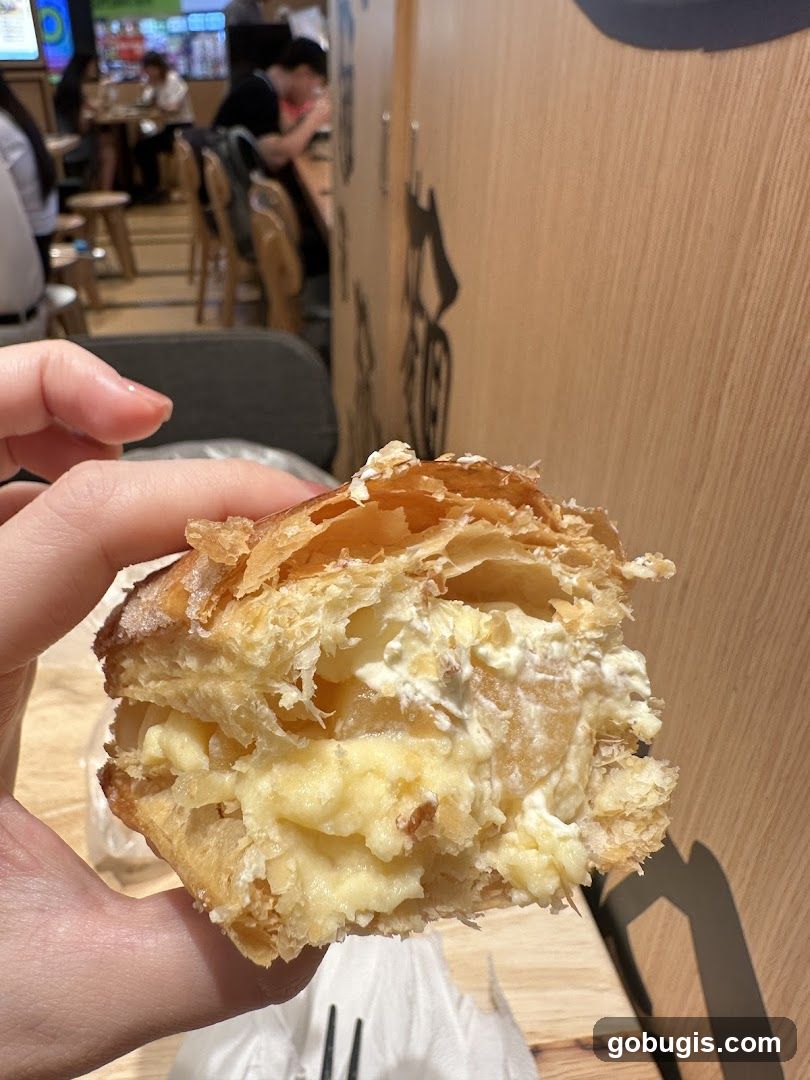 Cream-filled pastry