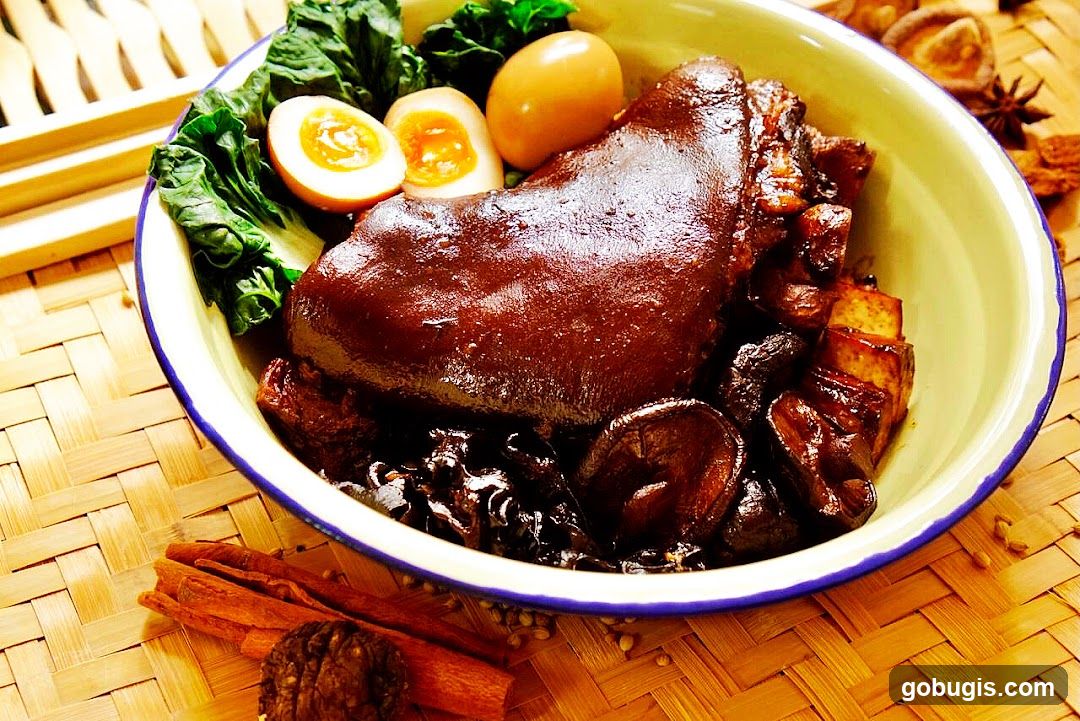 Braised Pork Knuckle with Eggs and Mushrooms