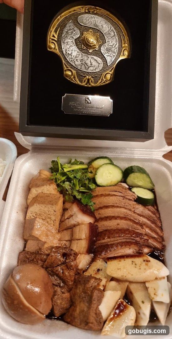 Dota 2 The International Trophy and Food