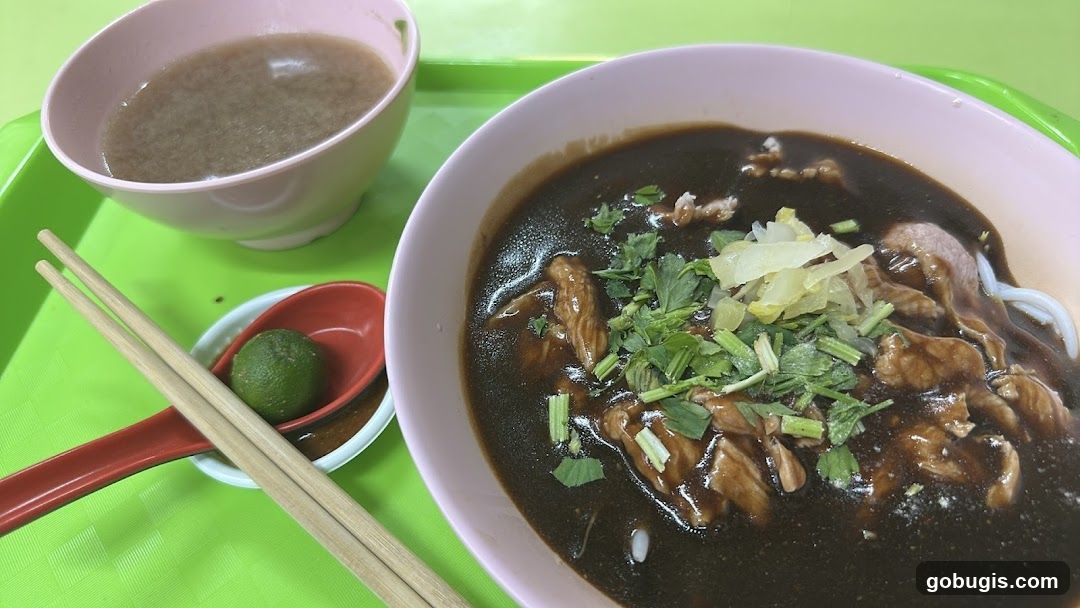 Beef noodle soup with side dish