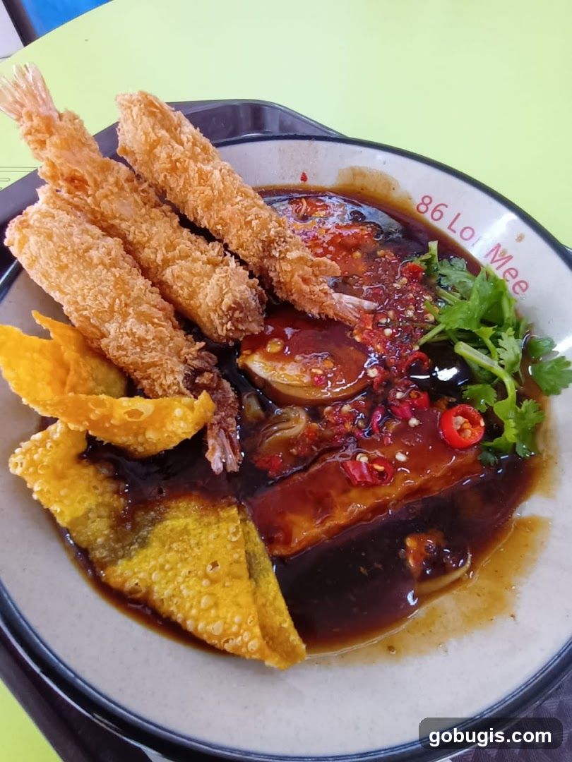 Fried Prawns and Wontons with Sauce