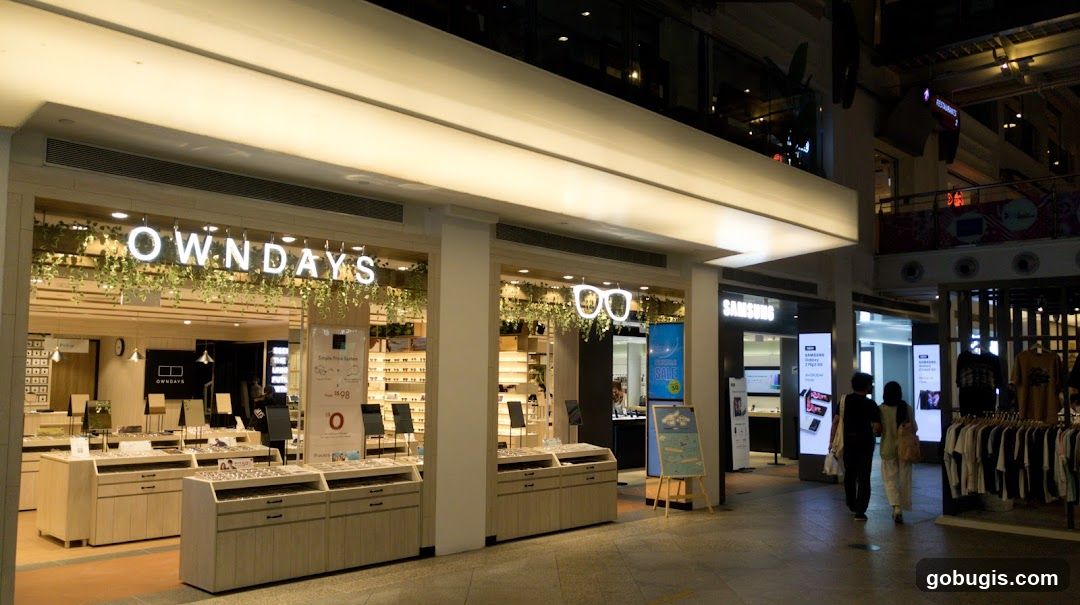 OWNDAYS Storefront