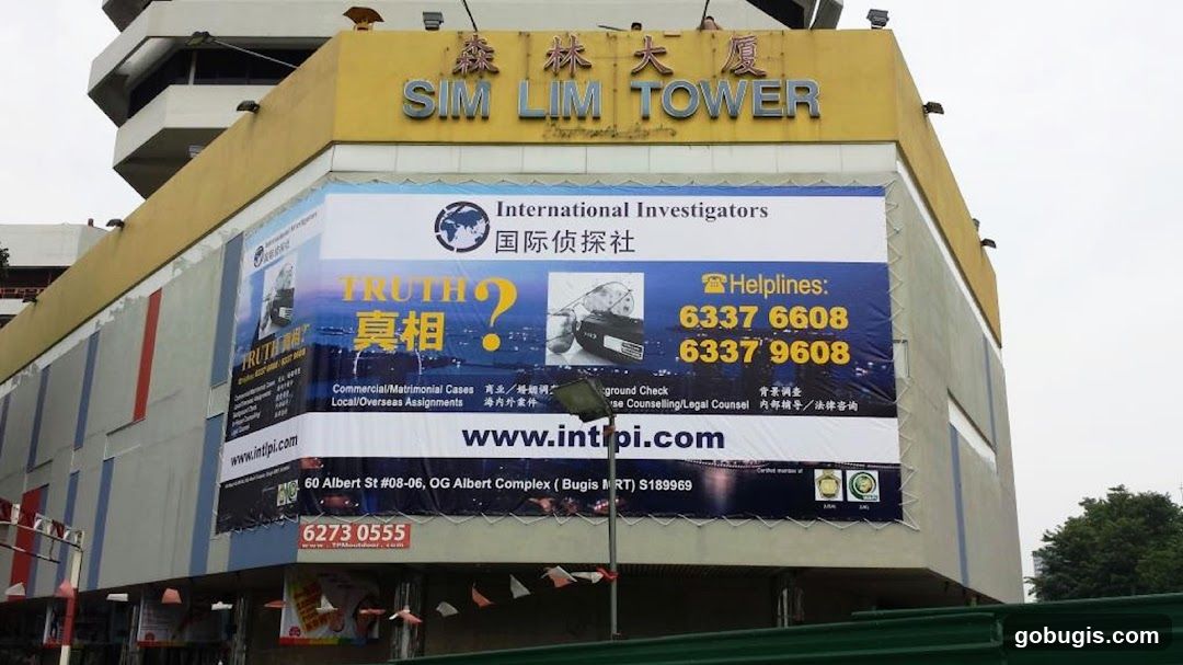 Sim Lim Tower Advertisement