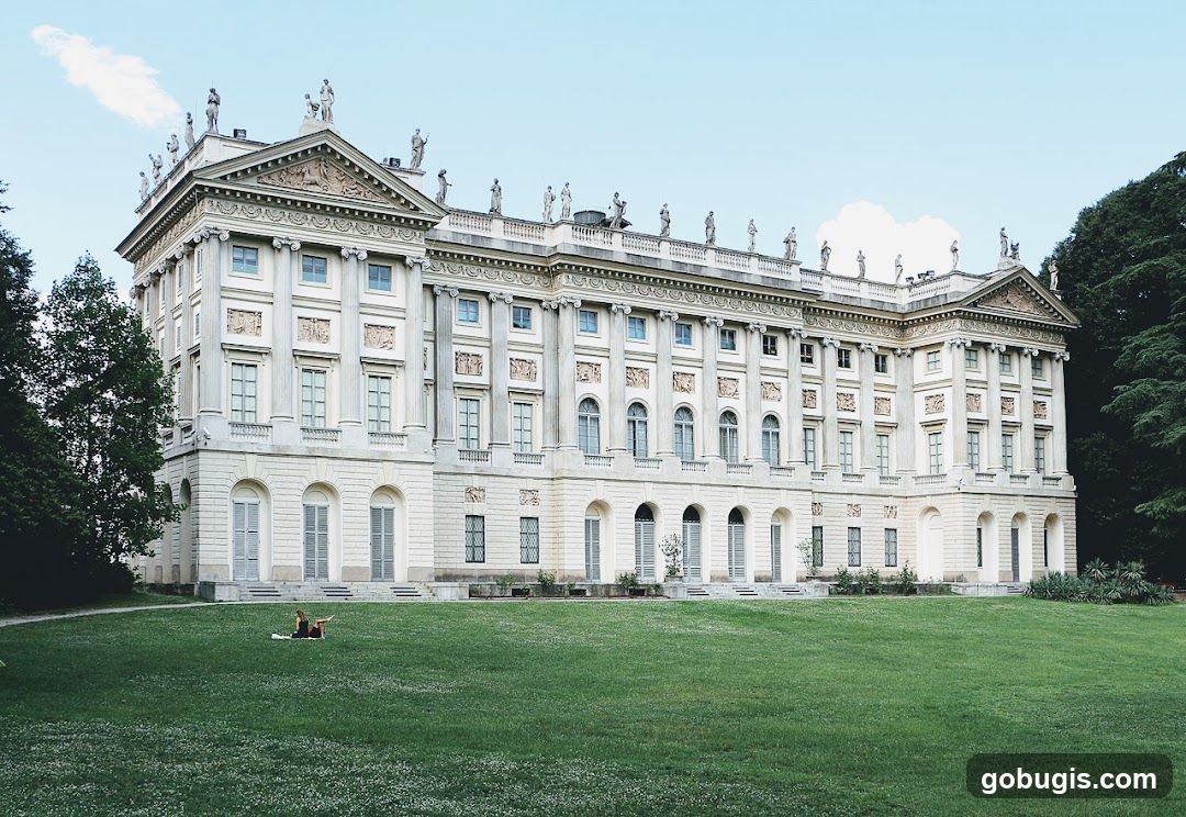 Neoclassical Villa with Garden