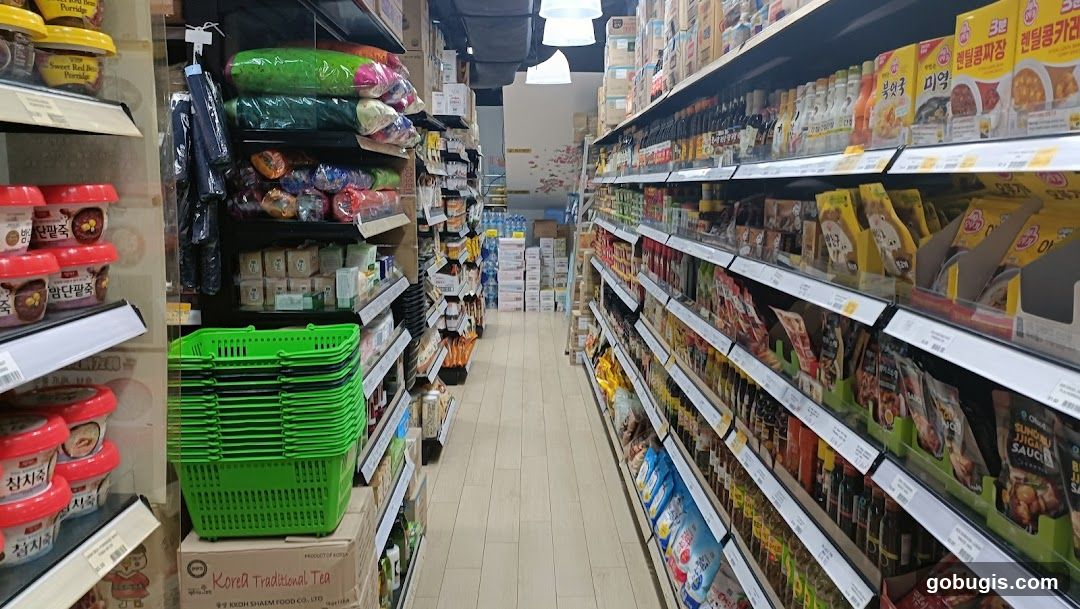 Grocery Aisle