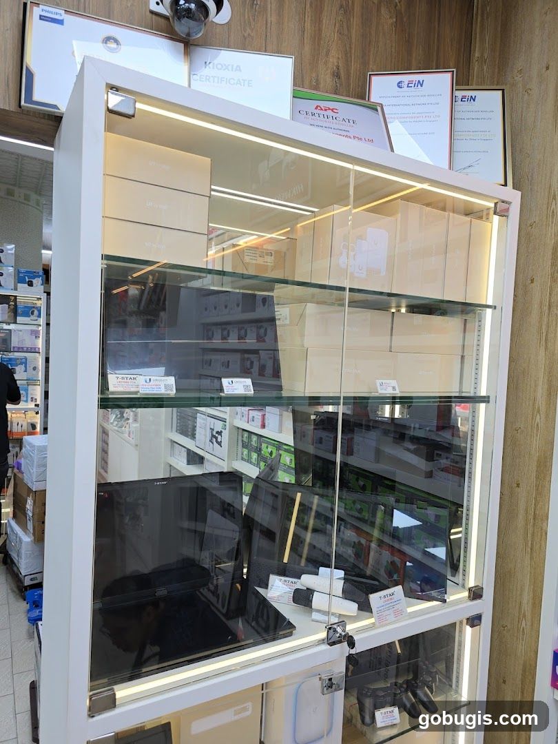 Display cabinet with electronics