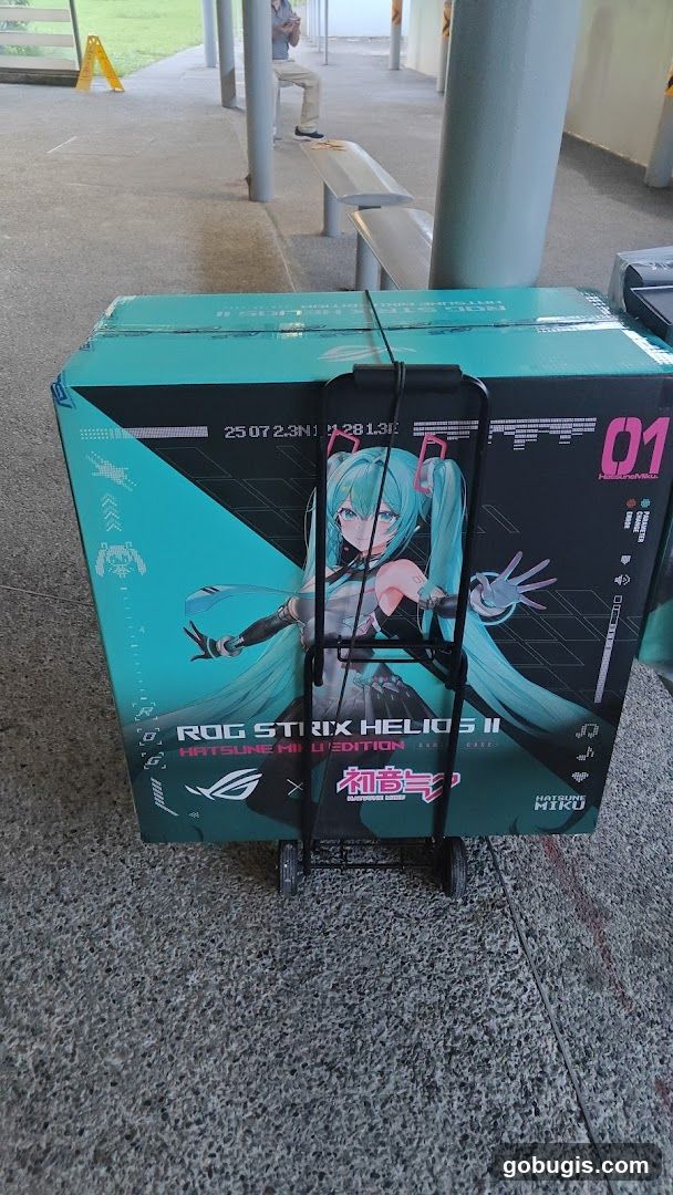 Hatsune Miku Edition ROG Strix Helios II Case