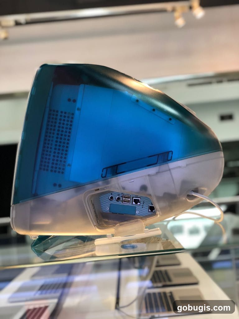 Vintage iMac G3