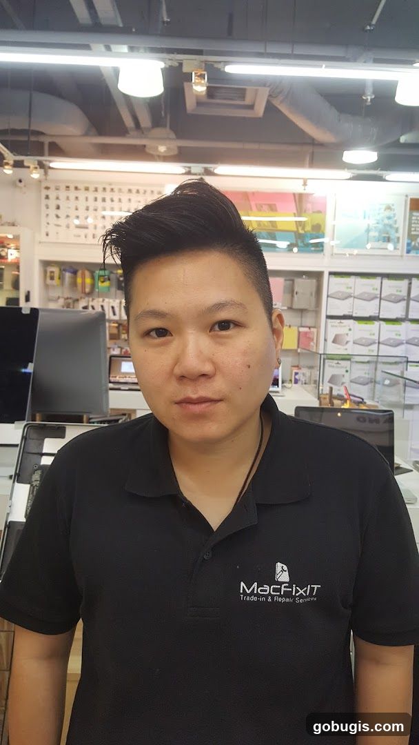 Employee at MacFixIT
