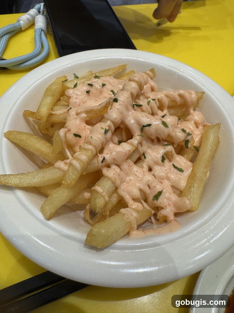 Fries with sauce
