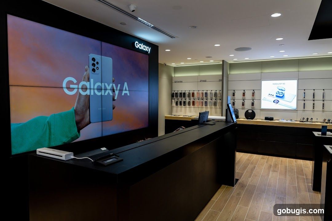 Samsung Galaxy Store Interior