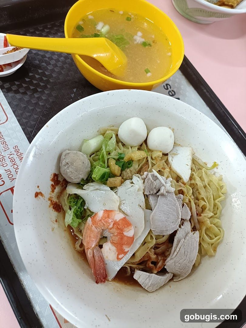 Noodles with Seafood and Meat