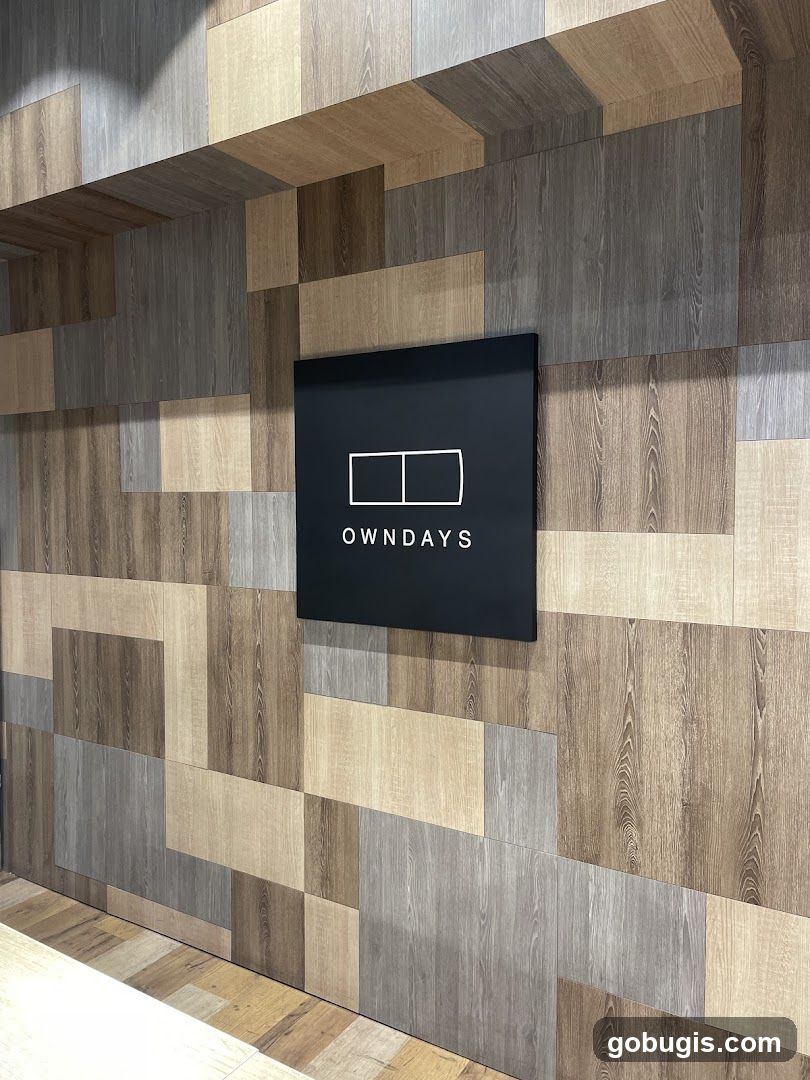 OWNDAYS Sign