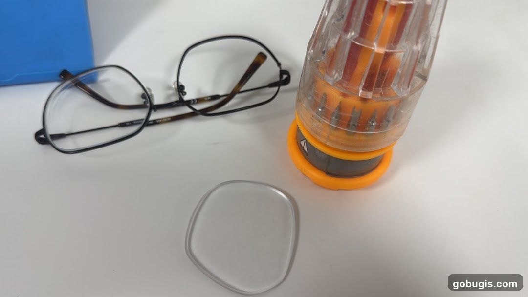 Eyeglasses and Screwdriver Set