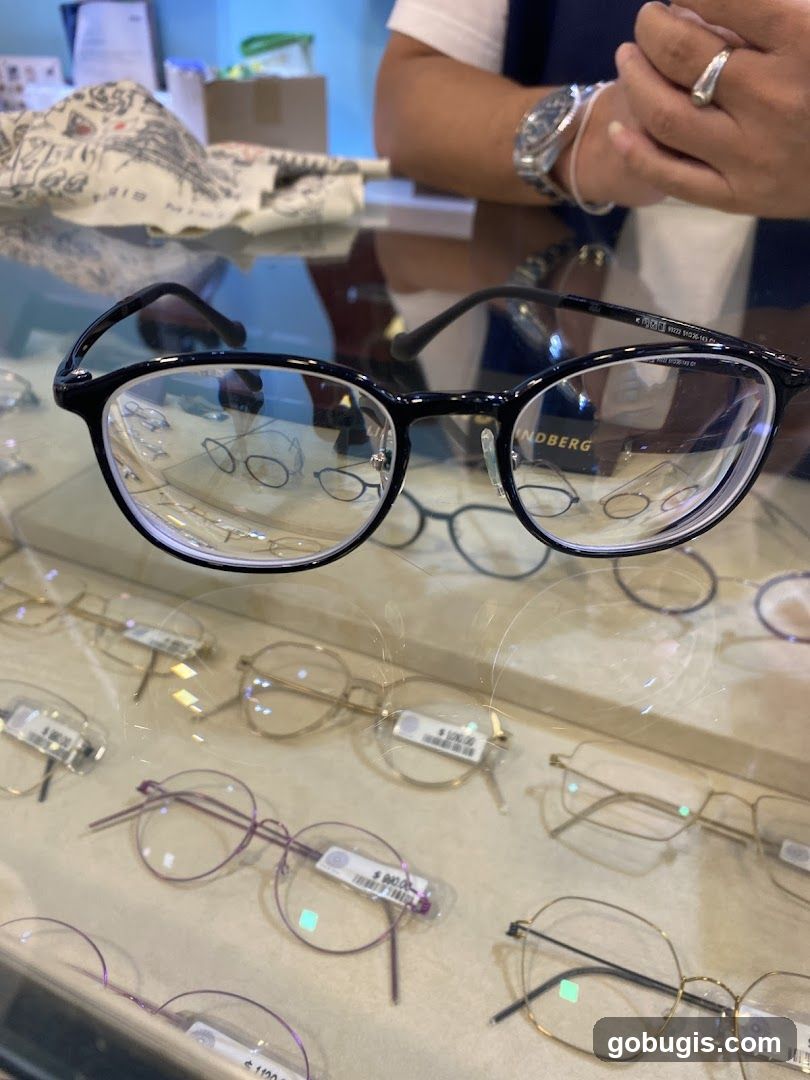 Eyeglasses Display