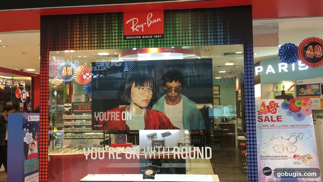 Ray-Ban Storefront