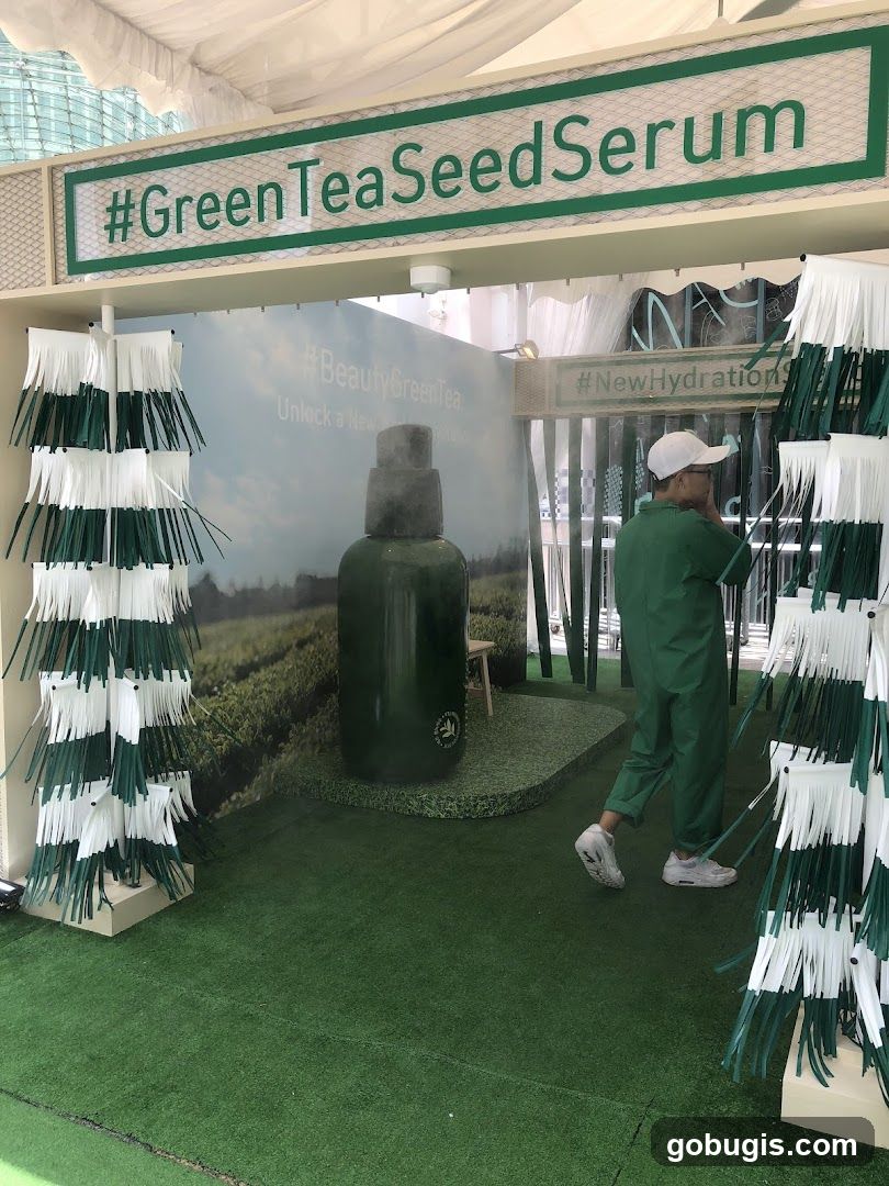 Green Tea Seed Serum Display
