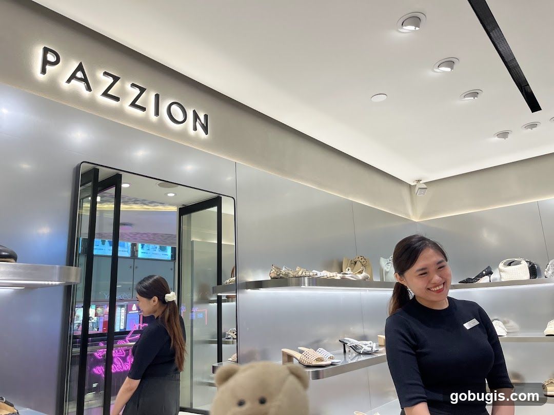 Pazzion Store Interior