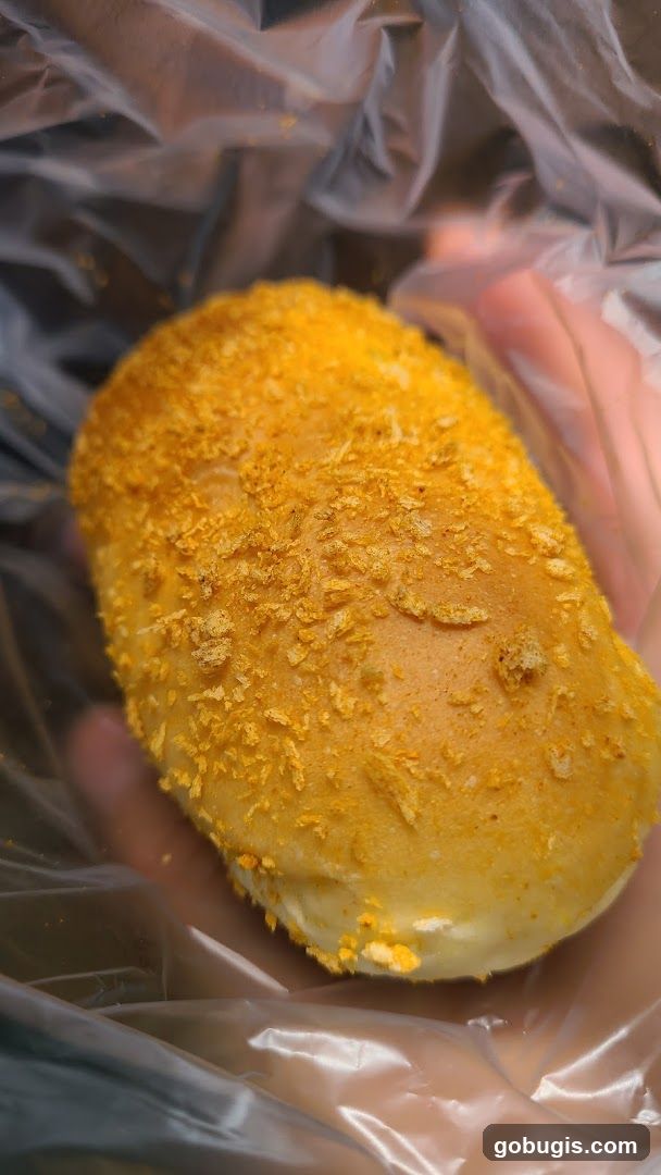 Bread roll with crispy topping